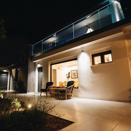 Villa Magna - Seaside Villa With Pool And Sauna 特罗吉尔 外观 照片