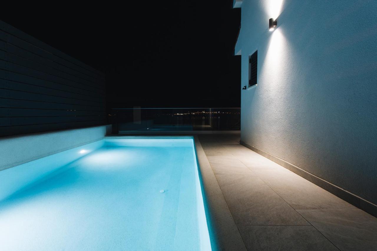 Villa Magna - Seaside Villa With Pool And Sauna 特罗吉尔 外观 照片