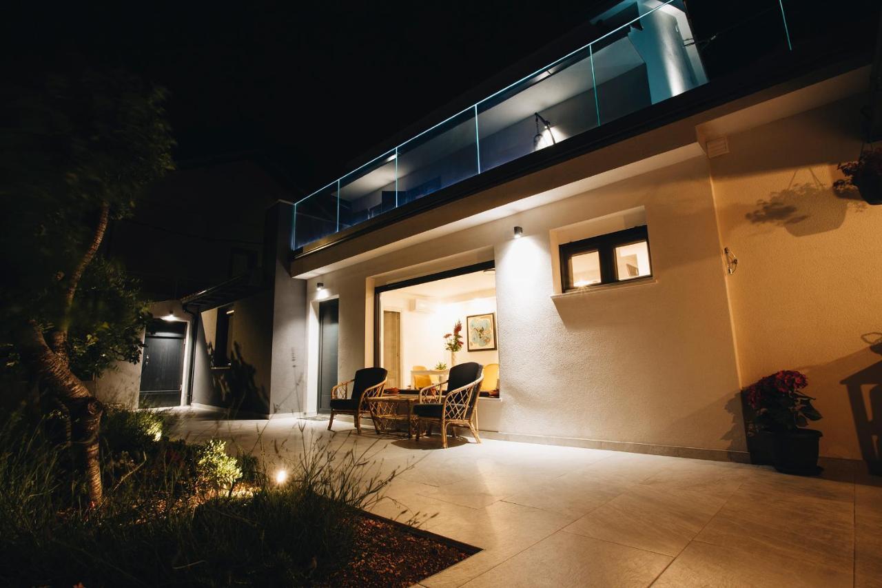 Villa Magna - Seaside Villa With Pool And Sauna 特罗吉尔 外观 照片
